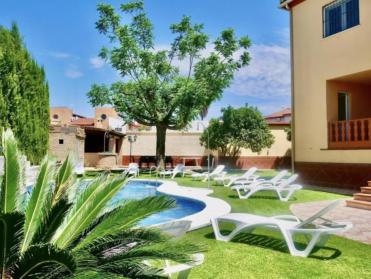 Private Pool! Your Oasis In Sevilla! Bbq! España