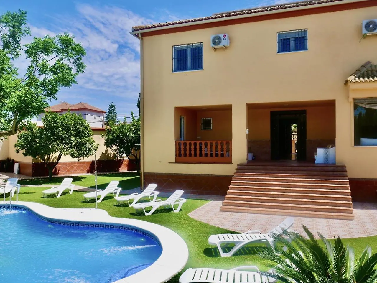 Private Pool! Your Oasis In Sevilla! Bbq! 0*, Sevilla España