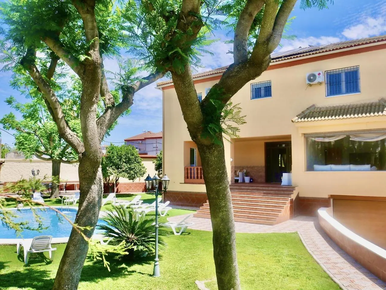 Private Pool! Your Oasis In Sevilla! Bbq!